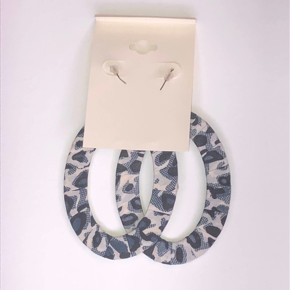Earrings Blue Leopard Print Oval Jewelry New - Picture 3 of 3